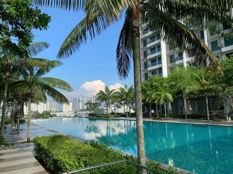 Stylish Romantic Couples Getaway - Netflix&Relax 7 Cyberjaya Eksteriør billede