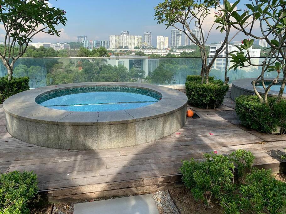 Stylish Romantic Couples Getaway - Netflix&Relax 7 Cyberjaya Eksteriør billede