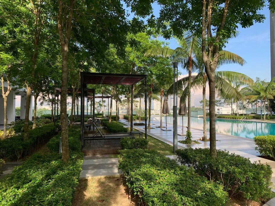 Stylish Romantic Couples Getaway - Netflix&Relax 7 Cyberjaya Eksteriør billede